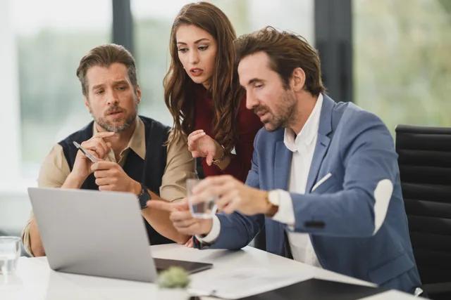 Business People. Control and influence: the questions that matter