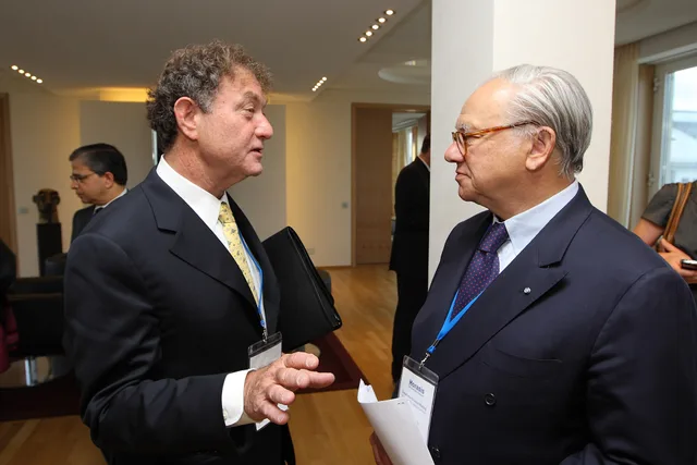 Alan Hassenfeld, Chairman, Hasbro, in discussion with Hubert Burda, Chairman, Hubert Burda Media, at the Horasis Global India Business Meeting 2009. Spotting executive communication mistakes before they cost money