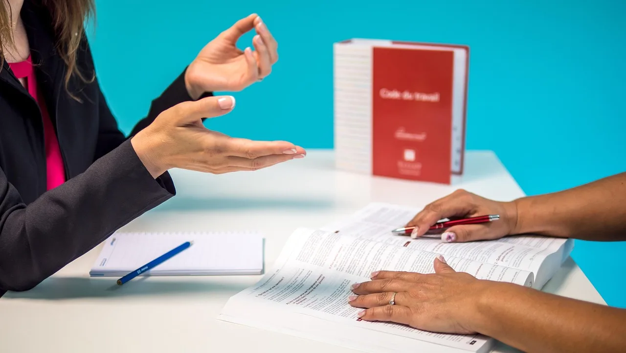 the labour code, human ressources, labour law, desk, company, employee, red, woman, women, labour relations, jacket, director, management, explanation, employee, employee, employee, employee, employee, management, management, management, explanation. How to use Statistics Canada labour data to strengthen your negotiation case
